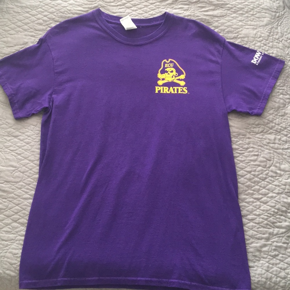 💜East Carolina t-shirt (never worn)